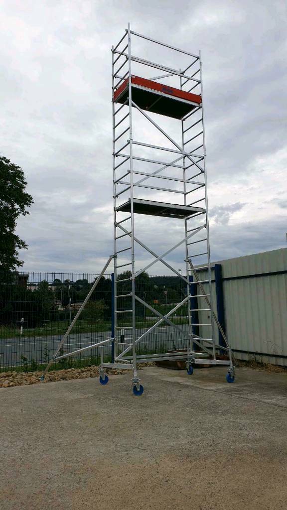 Rollgerüst mit einer Arbeitshöhe bis 7 Meter