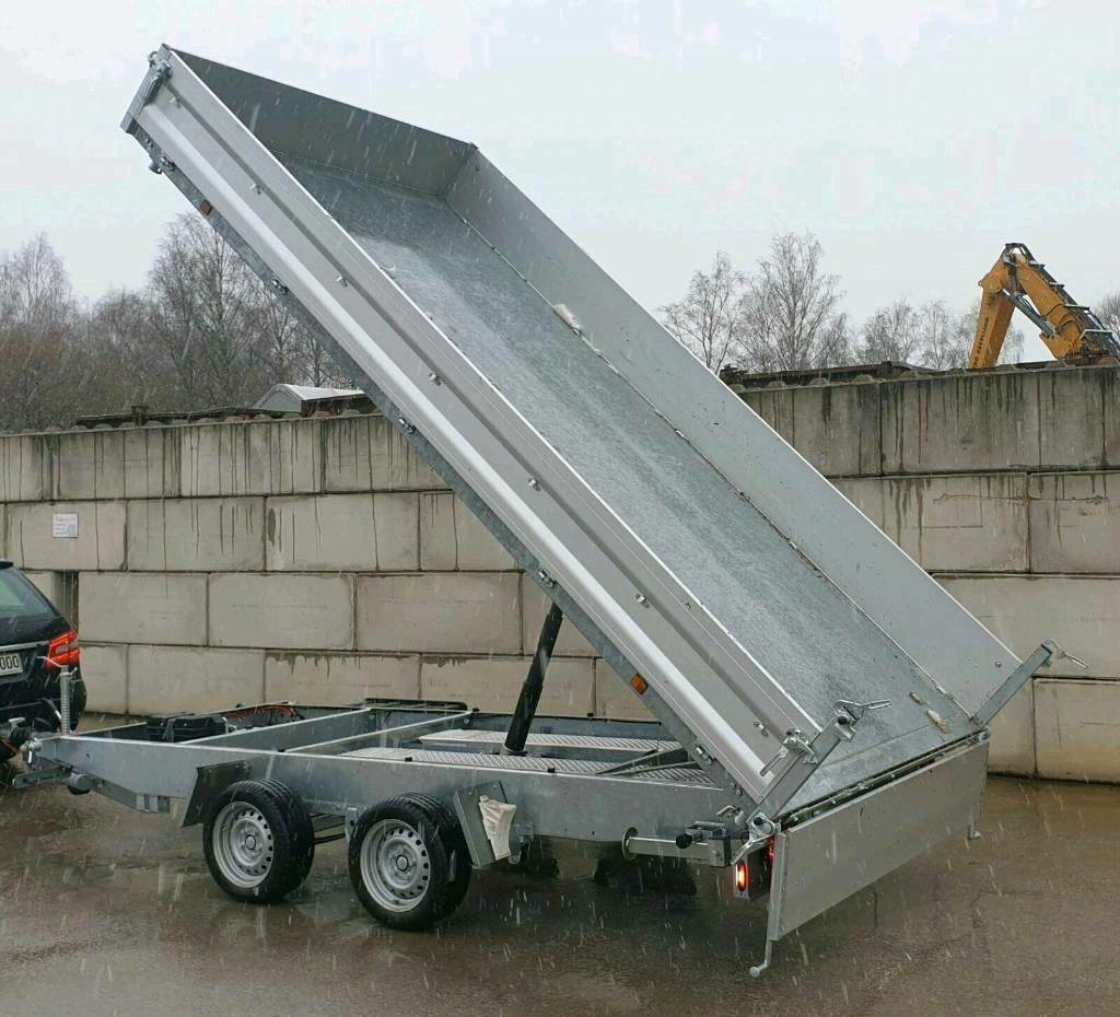 Dreiseitenkipper mit Auffahrrampen